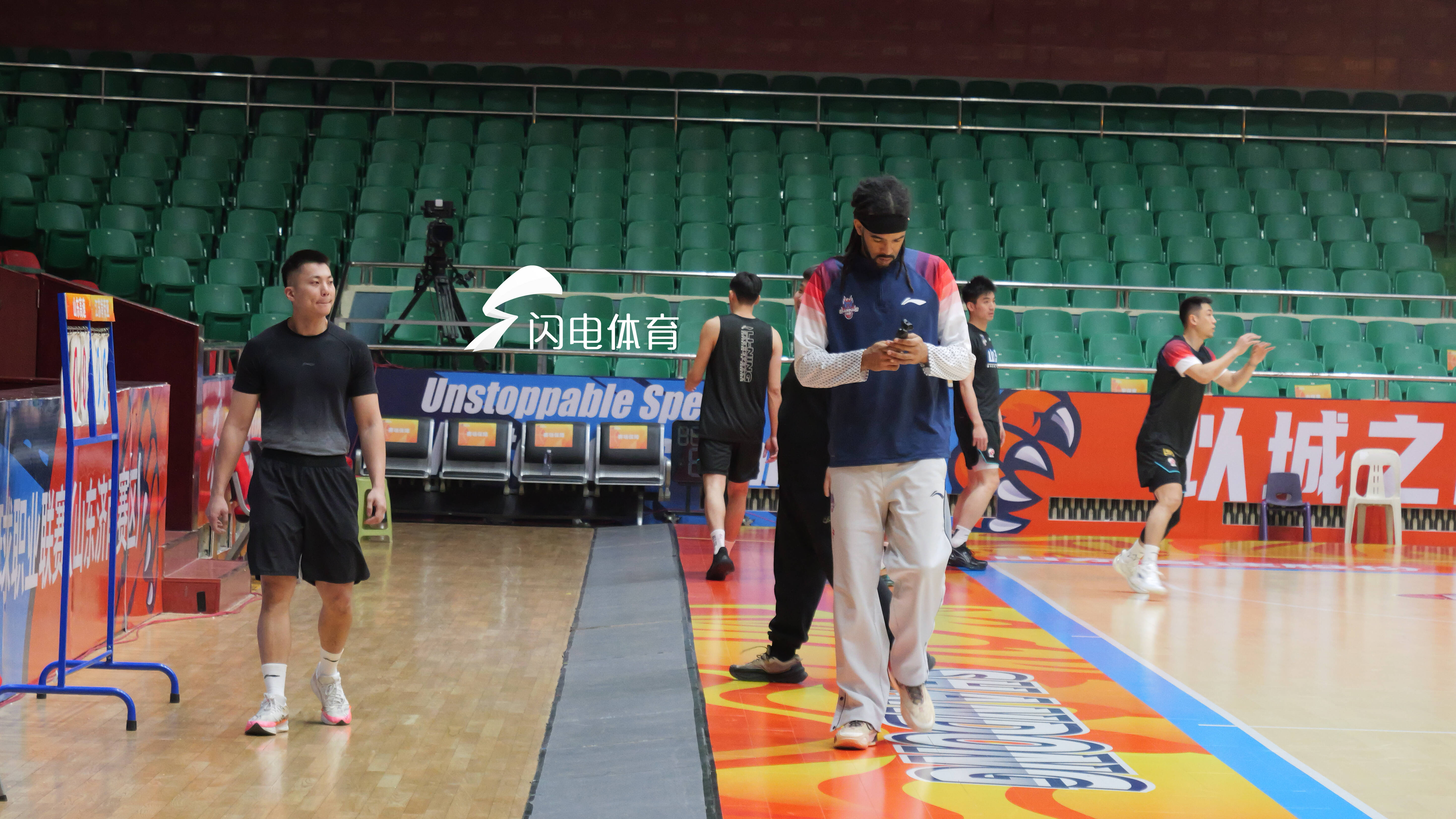 山东高速男篮主场迎战江苏，邱彪赛前透露琼斯伤情