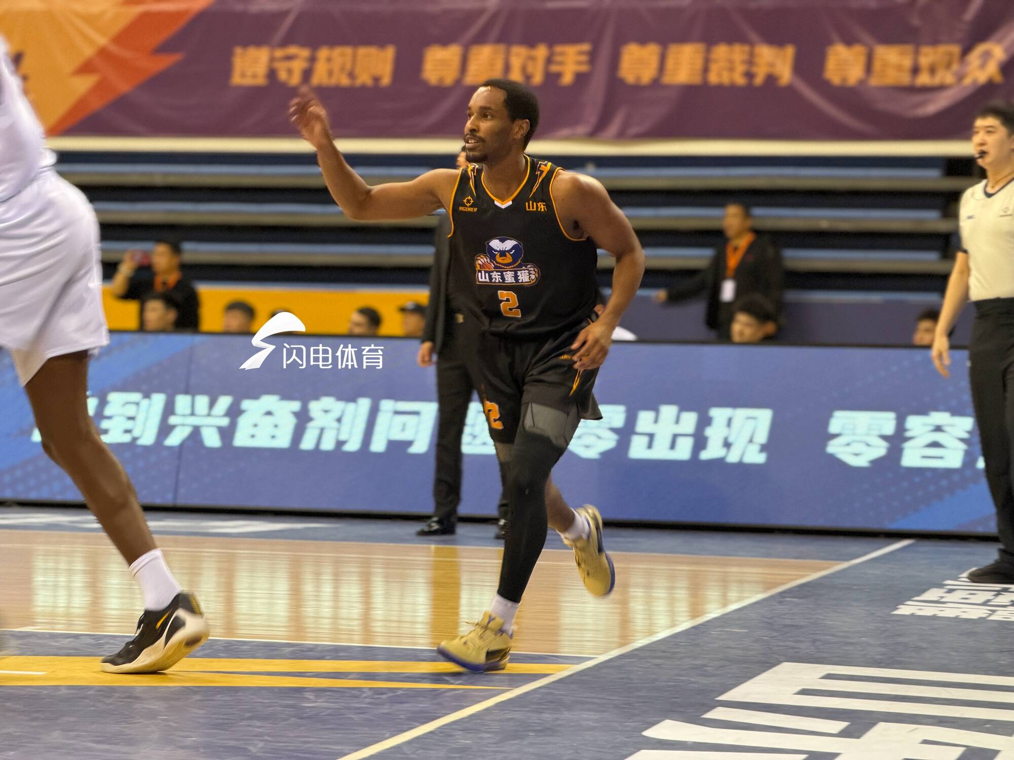 NBL常规赛：山东蜜獾主场106