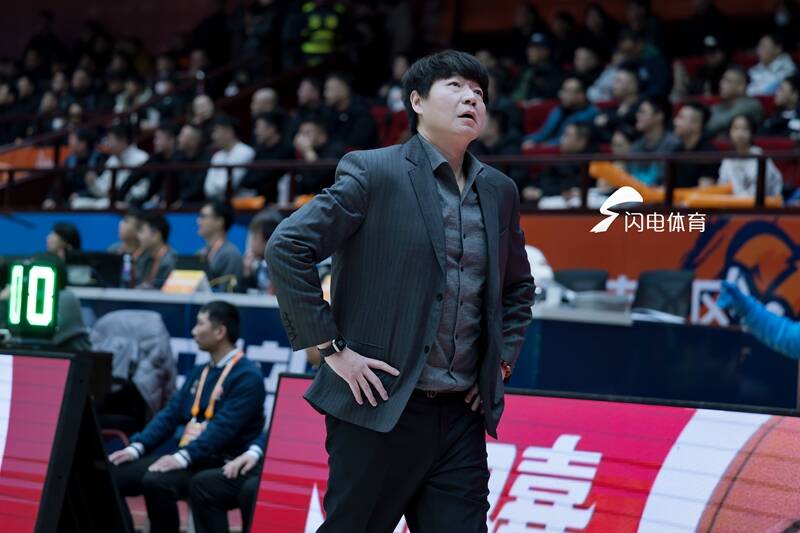 约翰逊24分陶汉林15+6，山东高速男篮96-112不敌上海