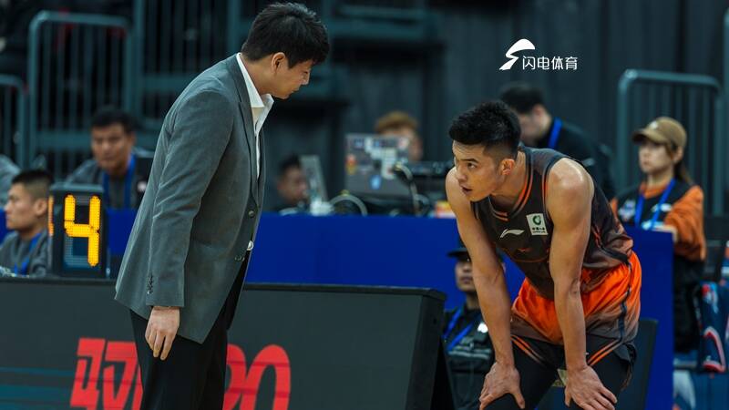 击败天津邱彪满意球队表现，赛后发布会斯蒂尔“告白”山东