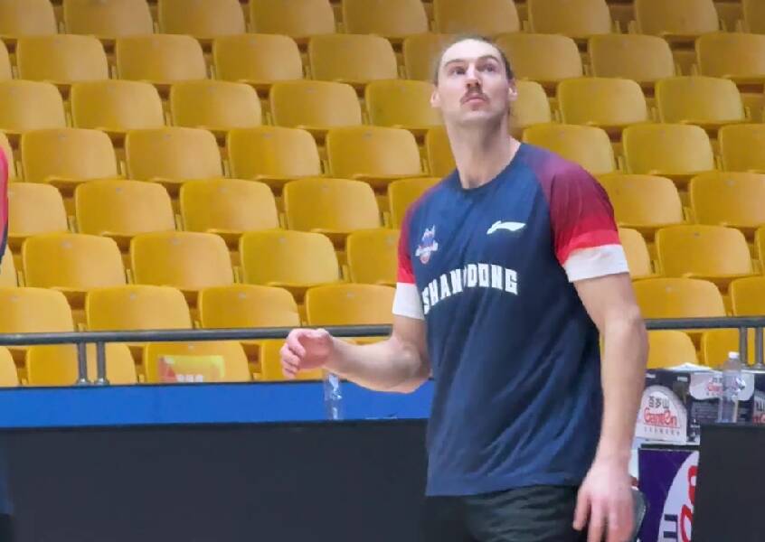 邱彪评价新外援贝利·斯蒂尔：积极性高投射好