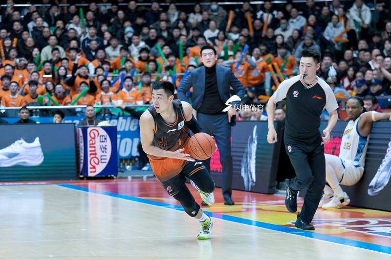 山东高速男篮102-93力克福建，取得两连胜