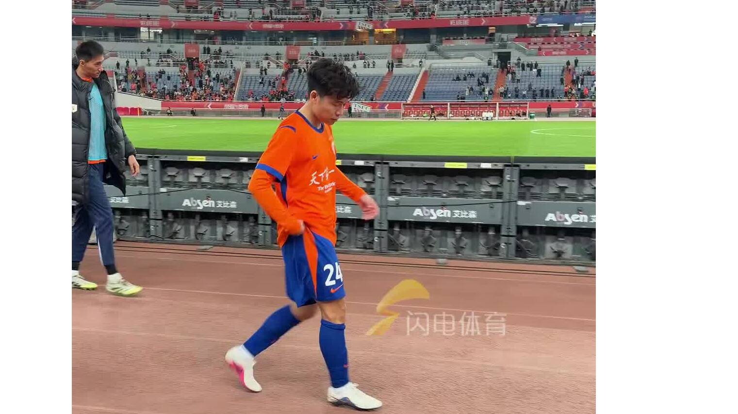 山东泰山主场不敌大连英博，宿茂臻谈德尔加多段刘愚回归首秀