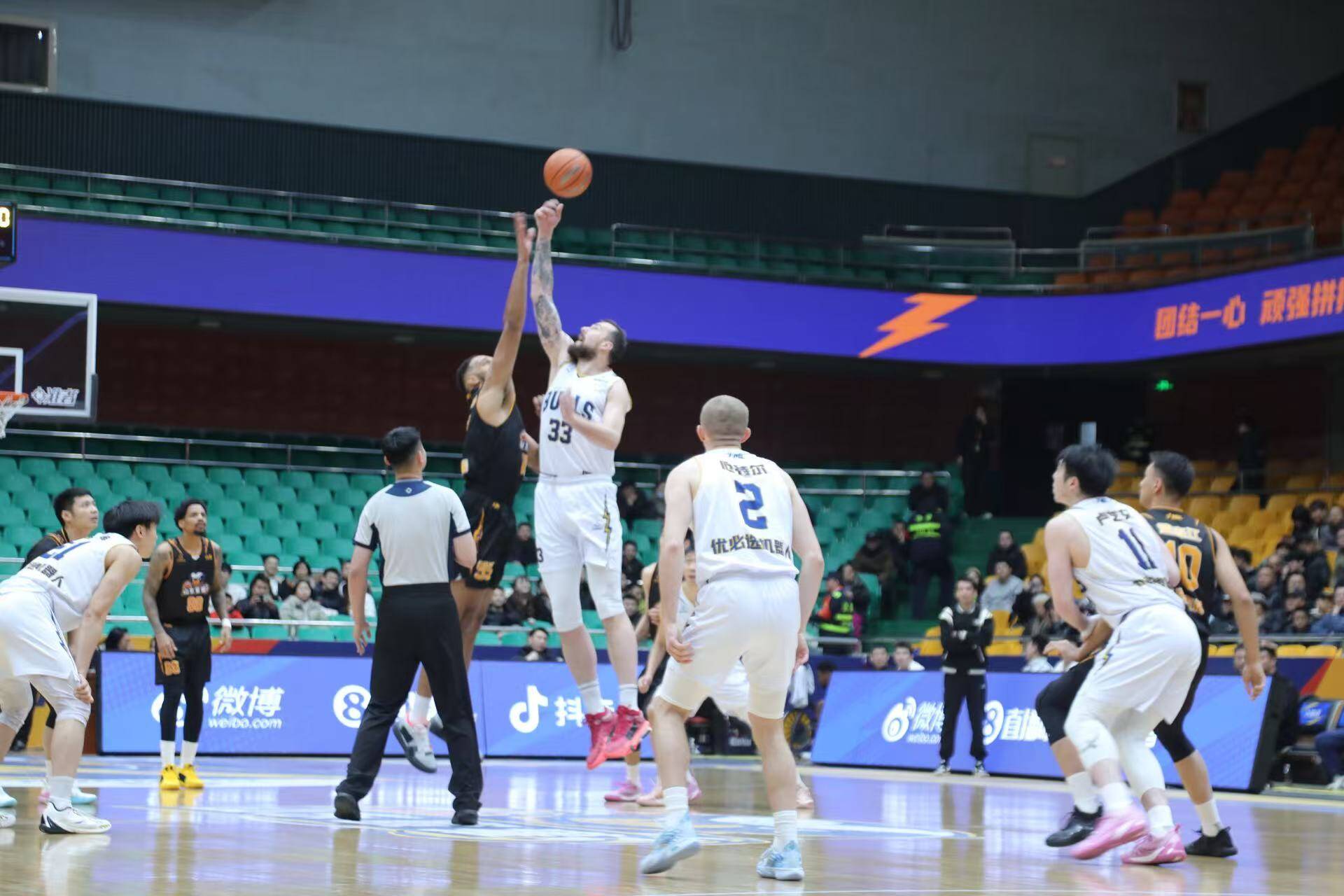 NBL历史首次3连冠！香港金牛3-0上海玄鸟 成冲CBA大热