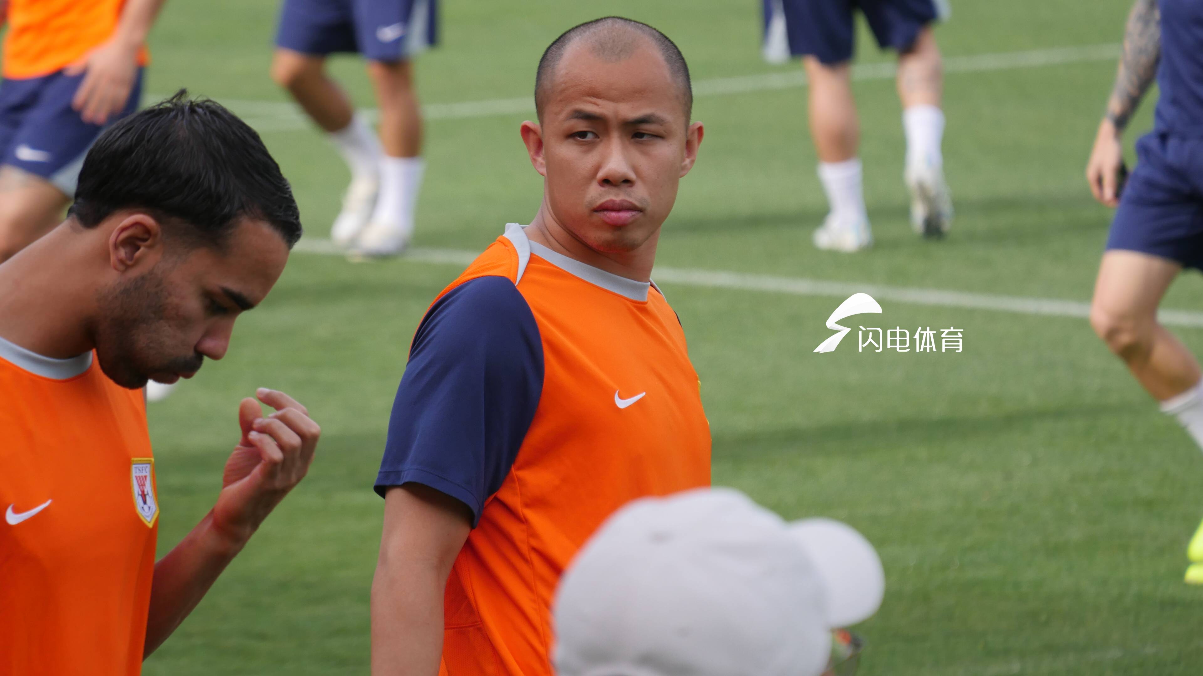山东泰山对阵武汉三镇:赛前训练29名队员合练 王大雷、高准翼缺席