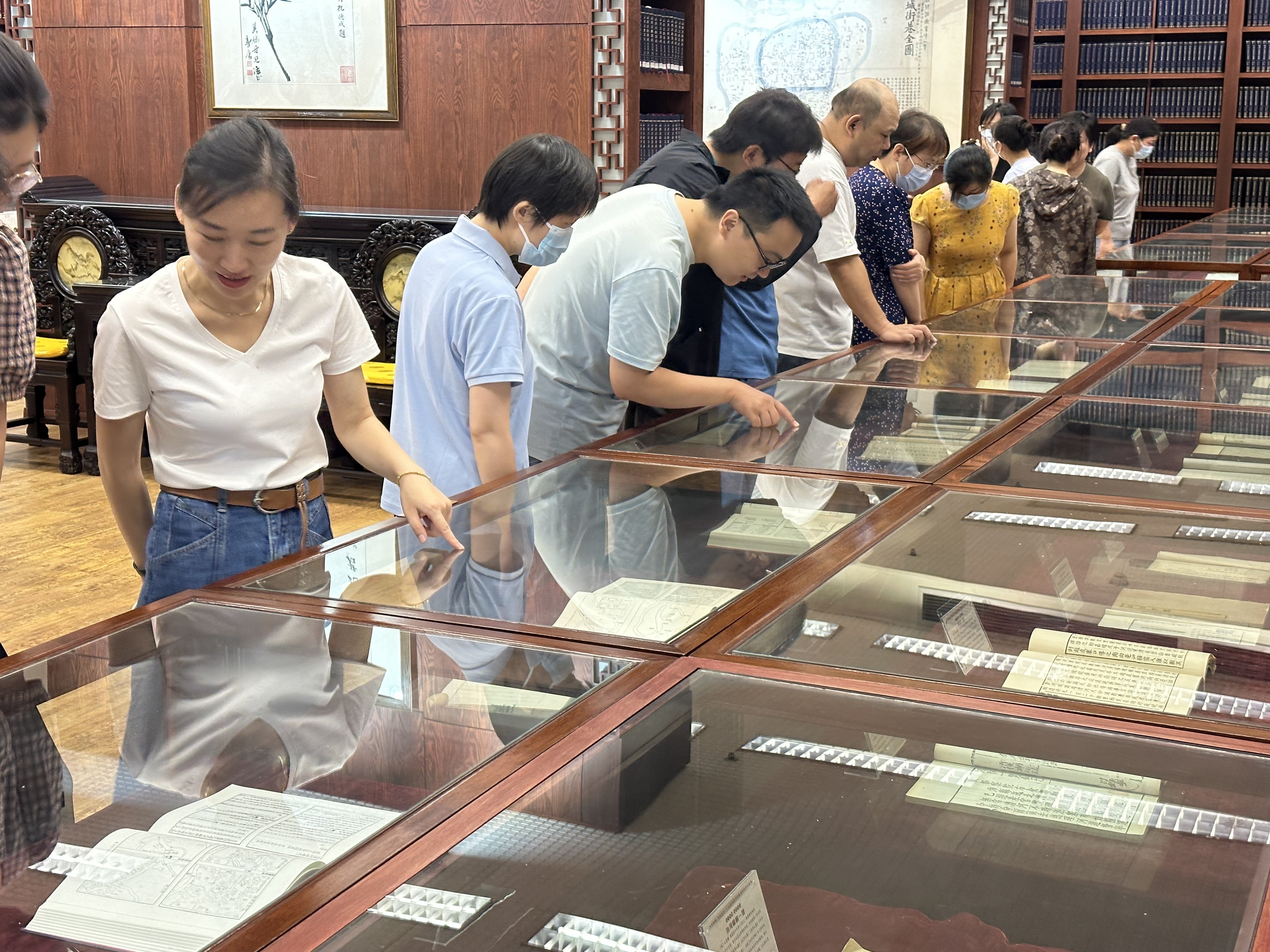“大河安澜•大运风华——山东省图书馆藏黄河运河文献展”在山东省图书馆典籍博物馆开展