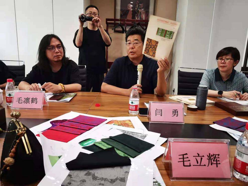 青岛纺织谷园区董事长闫勇认为,时尚在不同的纬度有不同的解读,如何