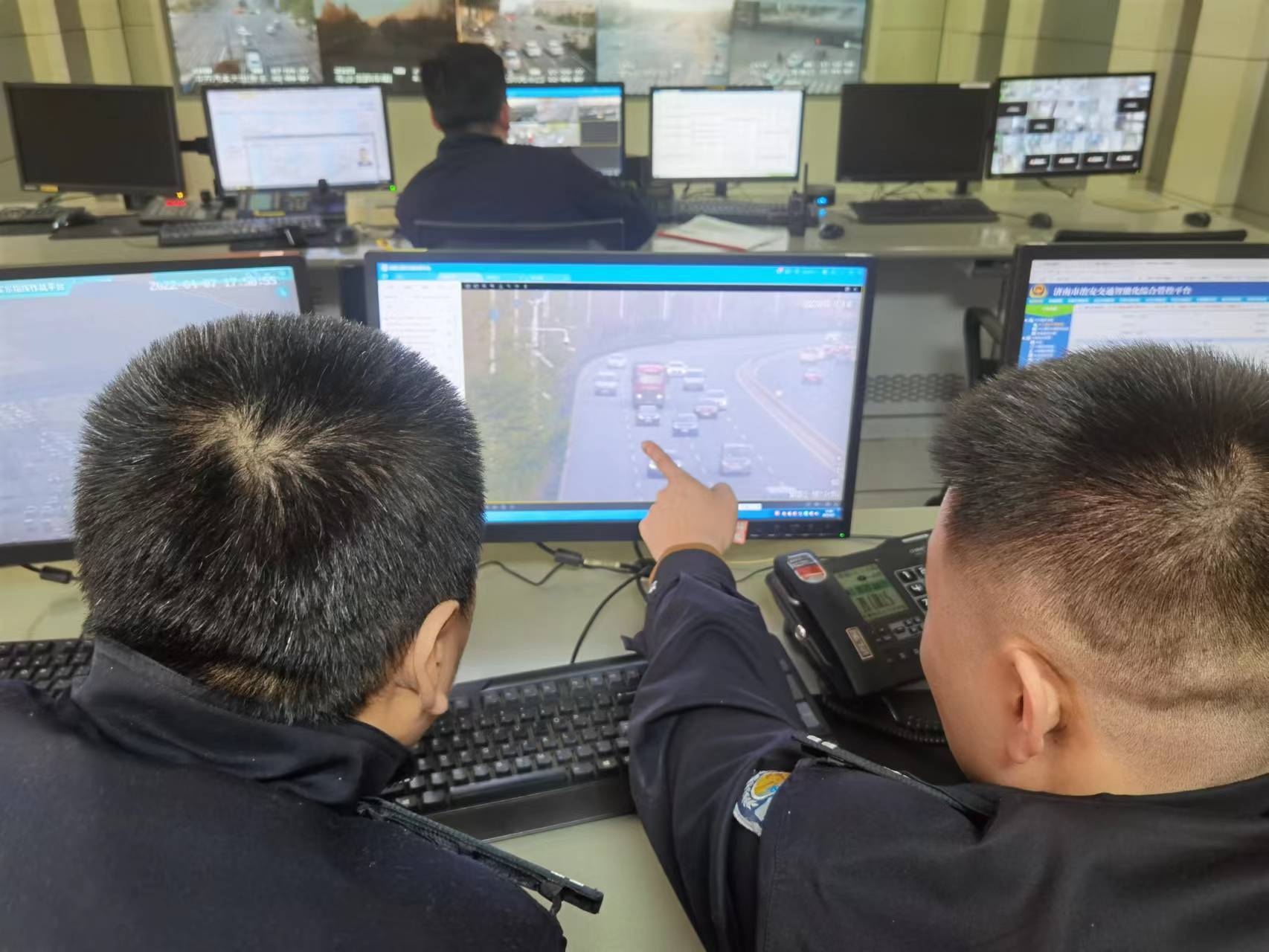 科技强警济南交警利用人脸识别查处无证驾驶员