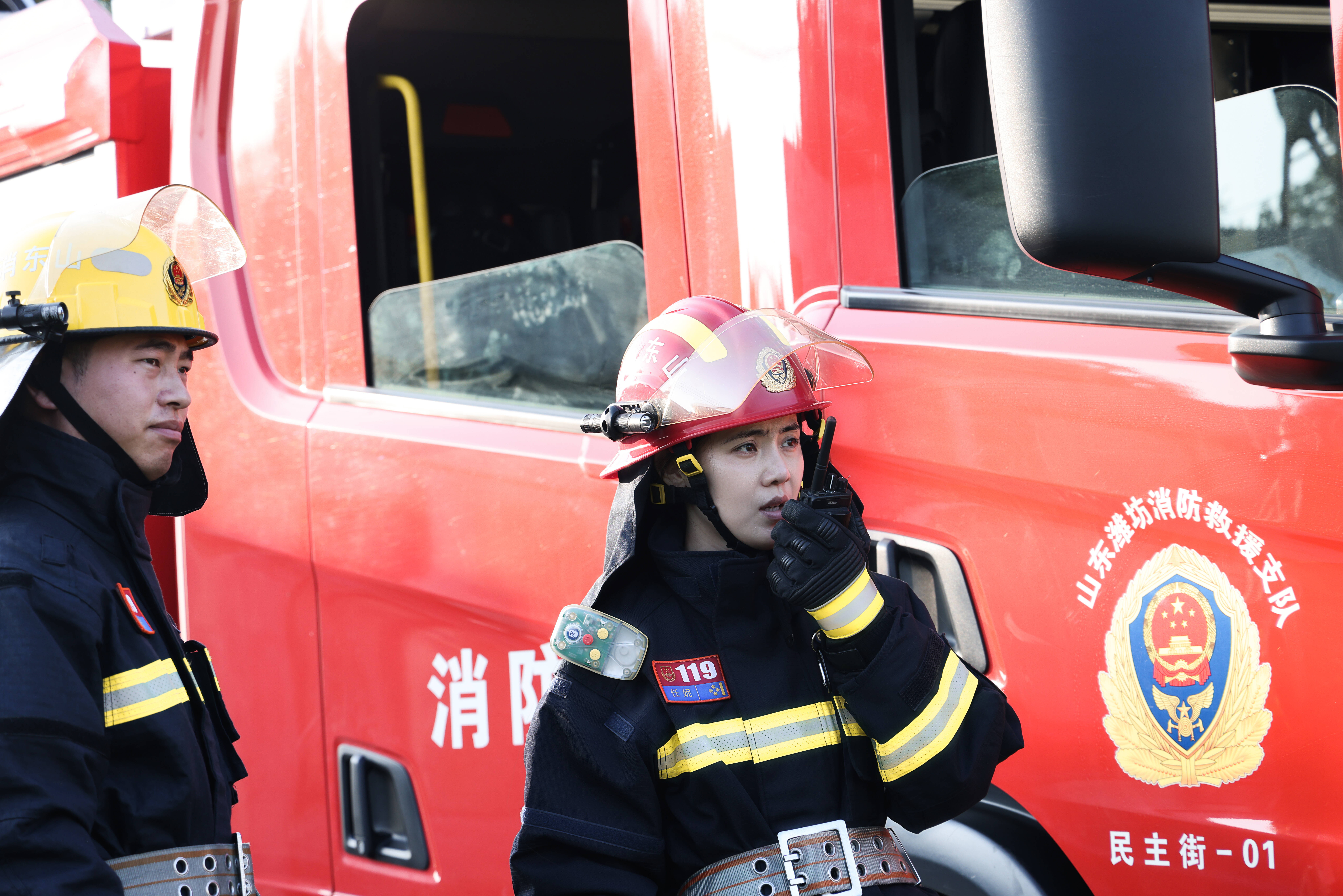 山东蓝姐姐出圈国泰民安脸原来长这样