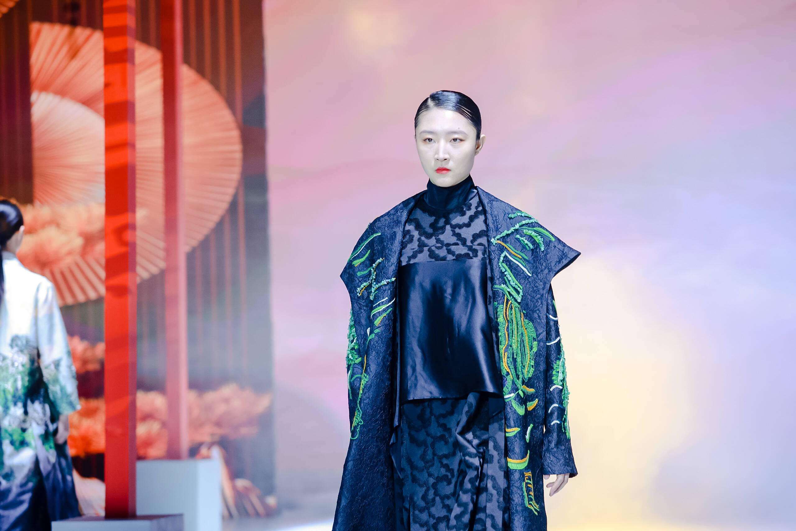 第二届中国国际华服设计大赛获奖作品赏析银奖洛神赋