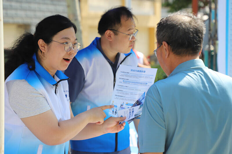 勞動力調(diào)查和就業(yè)政策進社區(qū)宣傳服務活動·德州站順利舉行