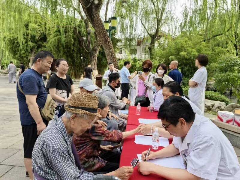 山東中醫藥大學附屬醫院外科系統黨總支“黨建引領聚合力”大型義診活動在中共山東早期歷史紀念館成功舉辦