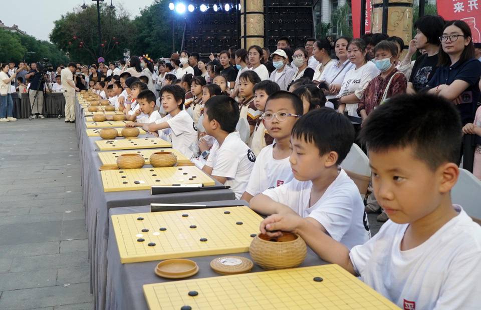 小棋子轉動大舞臺——從平原賽事看圍棋的多元價值和廣闊前景