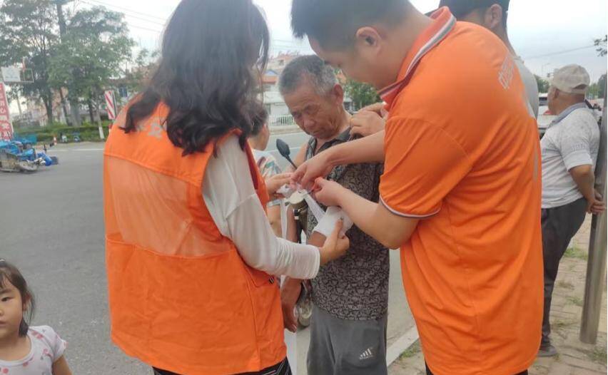 平安产险海阳支公司暖心街头救助彰显企业担当