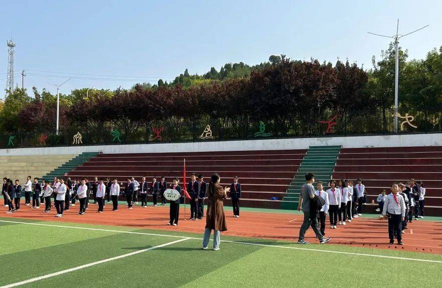 祝贺盛景小学少先队鼓号队荣获历下区鼓号操大赛金号奖