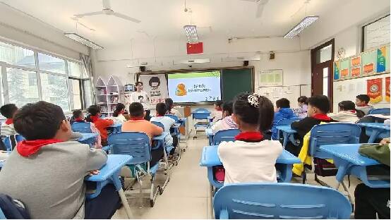 济南市历下区盛景小学开展儿童防侵害课程——“爱护我们的身体”!