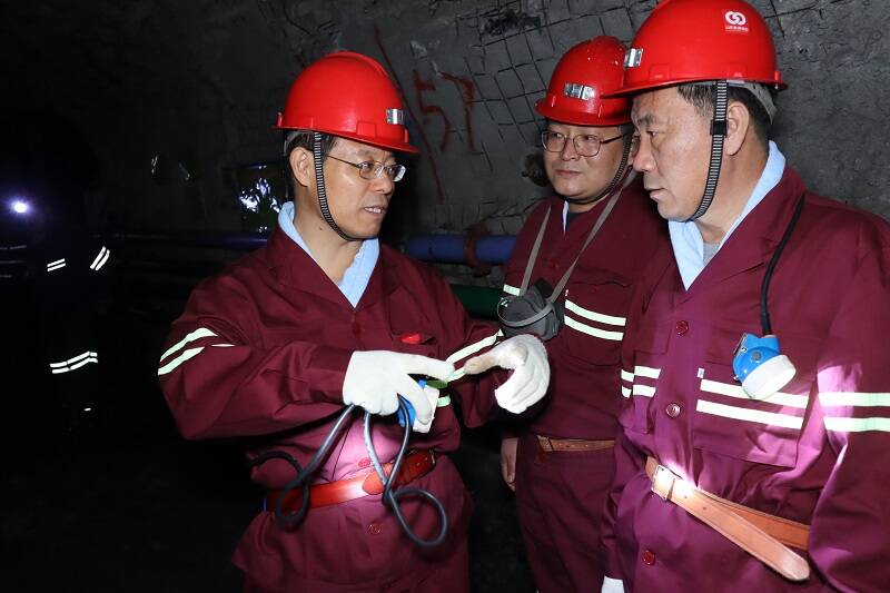 10月19日,国家矿山安全监察局山东局党组书记,局长辛广龙带领检查组到