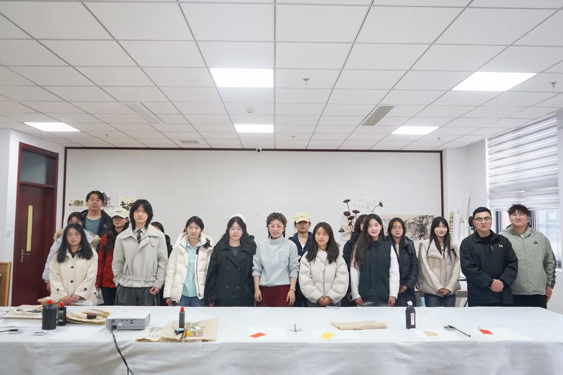 艺术设计系融媒体工作室联合承古书社开展专题培训