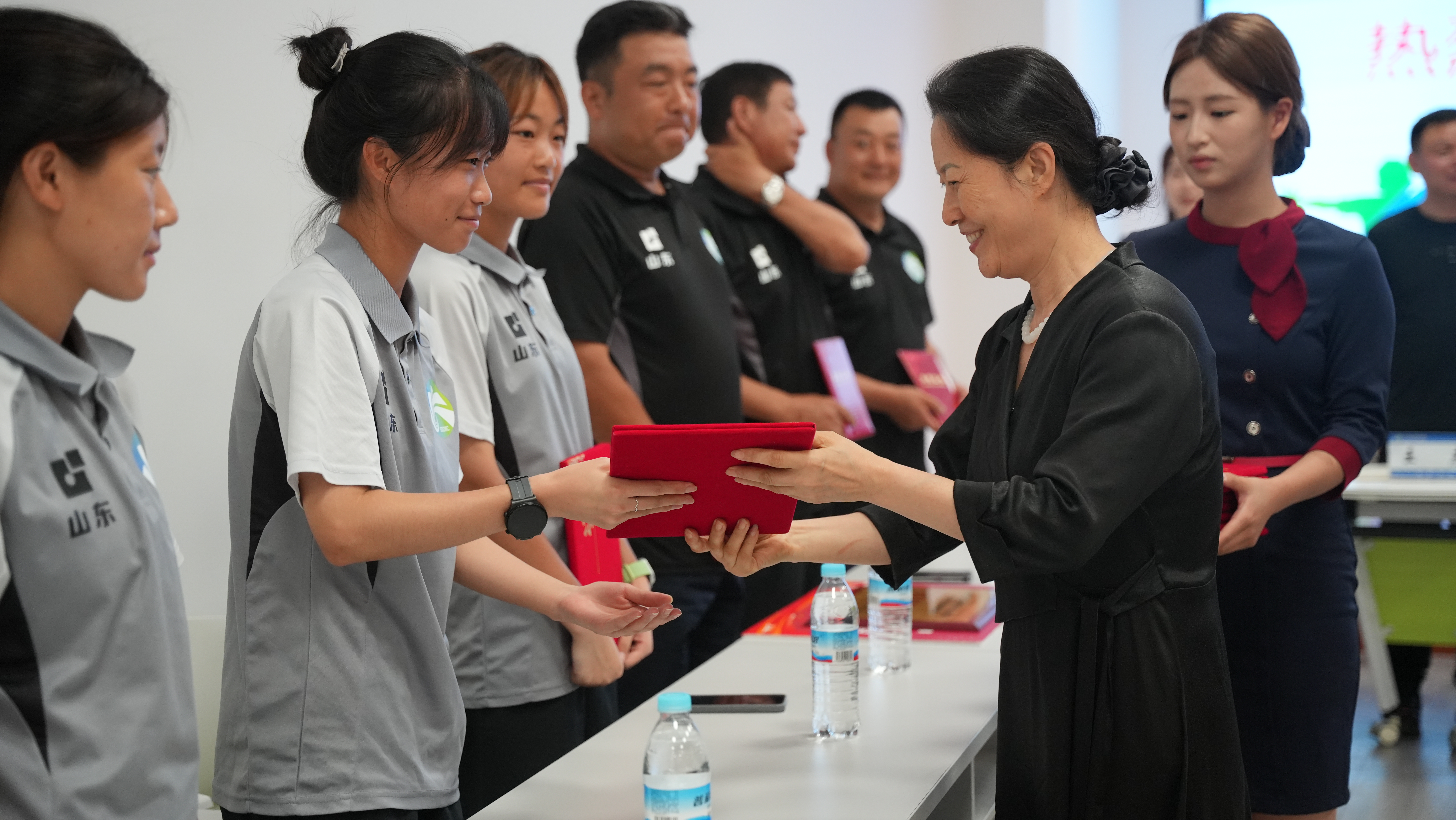 弘扬女足精神 聚力奋勇前行
