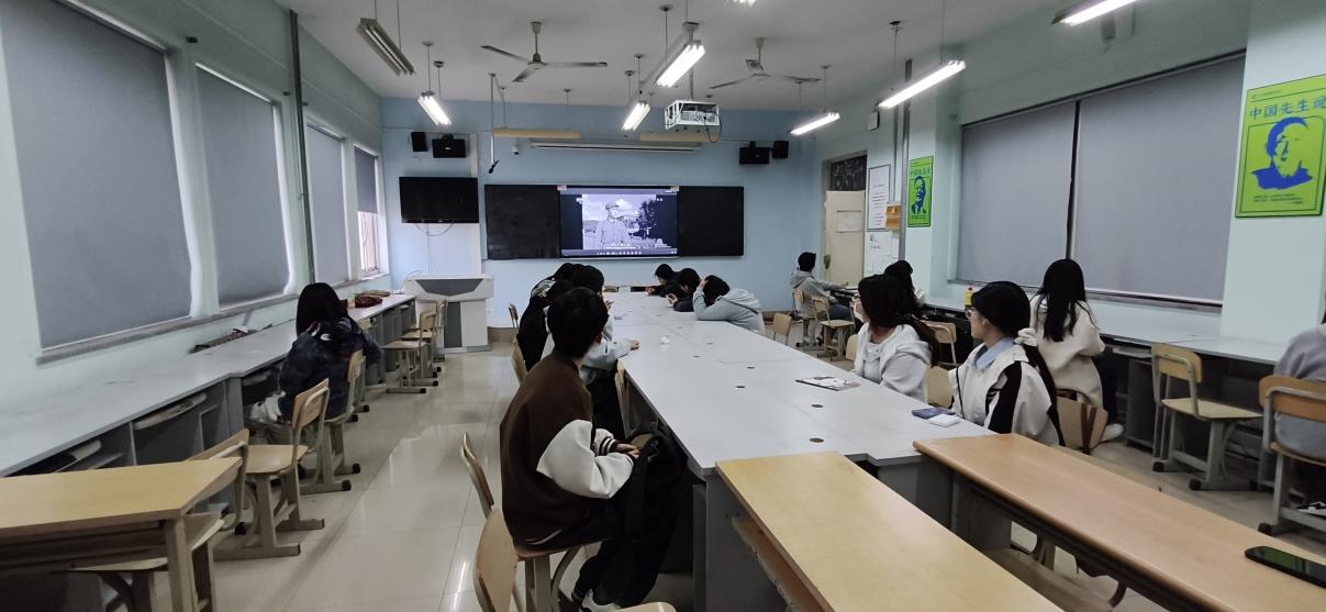 习近平新时代中国特色社会主义思想研究社举办“观雷锋影片，传雷锋精神”——“好好学习”系列活动（十）