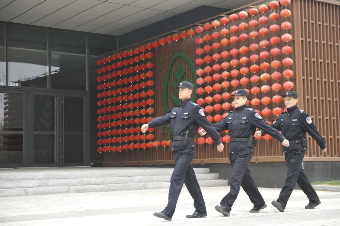 喜报开发区分局红石崖派出所荣获国家级表彰