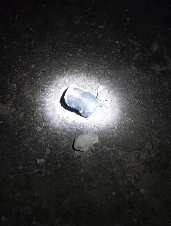 浙江多地拍到火流星一地已发现三块陨石