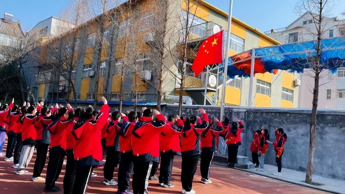 曲阜田家炳小学开展小手拉大手共创文明典范城主题活动