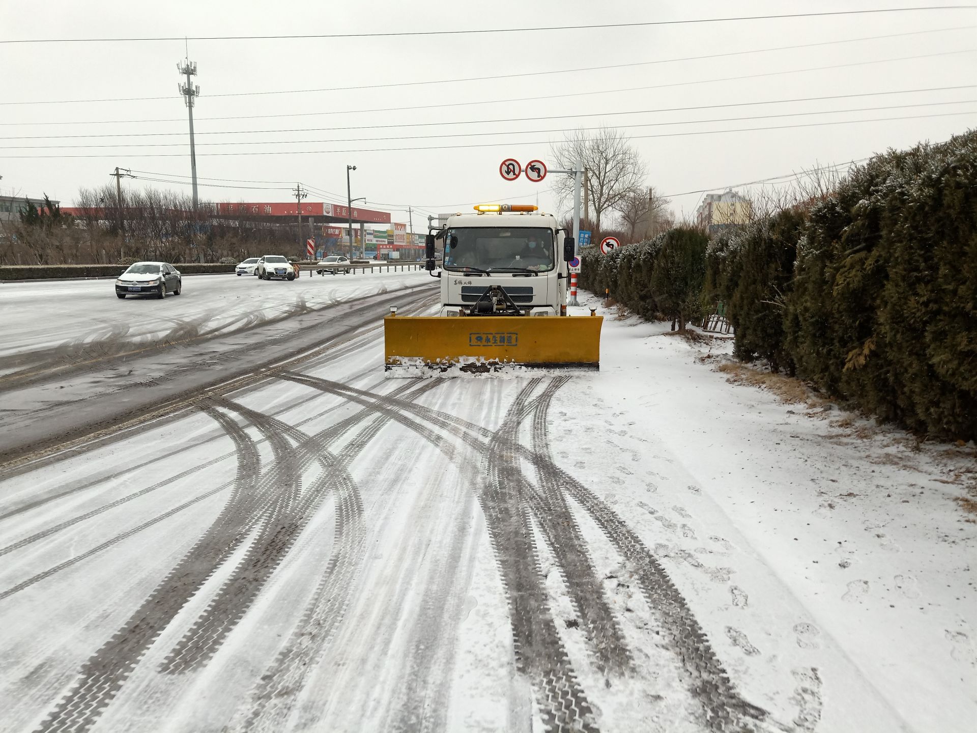 德州市公路事业发展中心全力做好雪天道路保畅