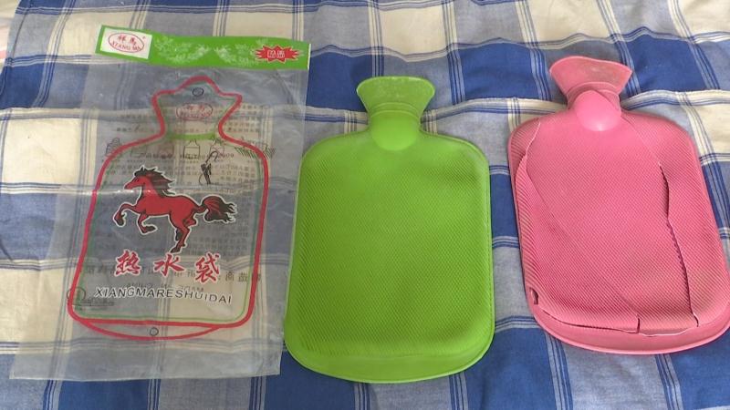 38秒新购暖水袋莫名破裂女子下肢被热水烫伤