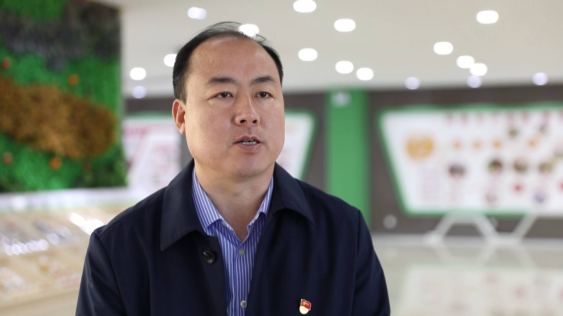 千方百计抓项目心无旁骛谋发展访乔官镇党委书记杨海强