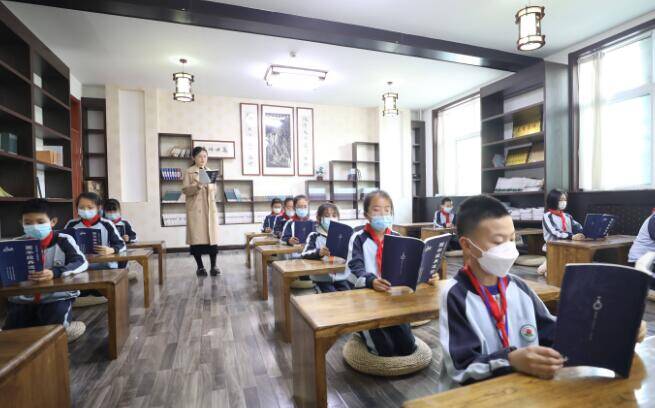 昌乐世界读书日诵读国学经典打造书香校园