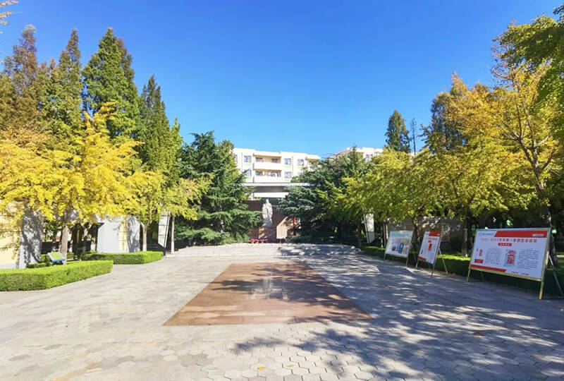 山东省昌乐二中校园遇见别样的秋