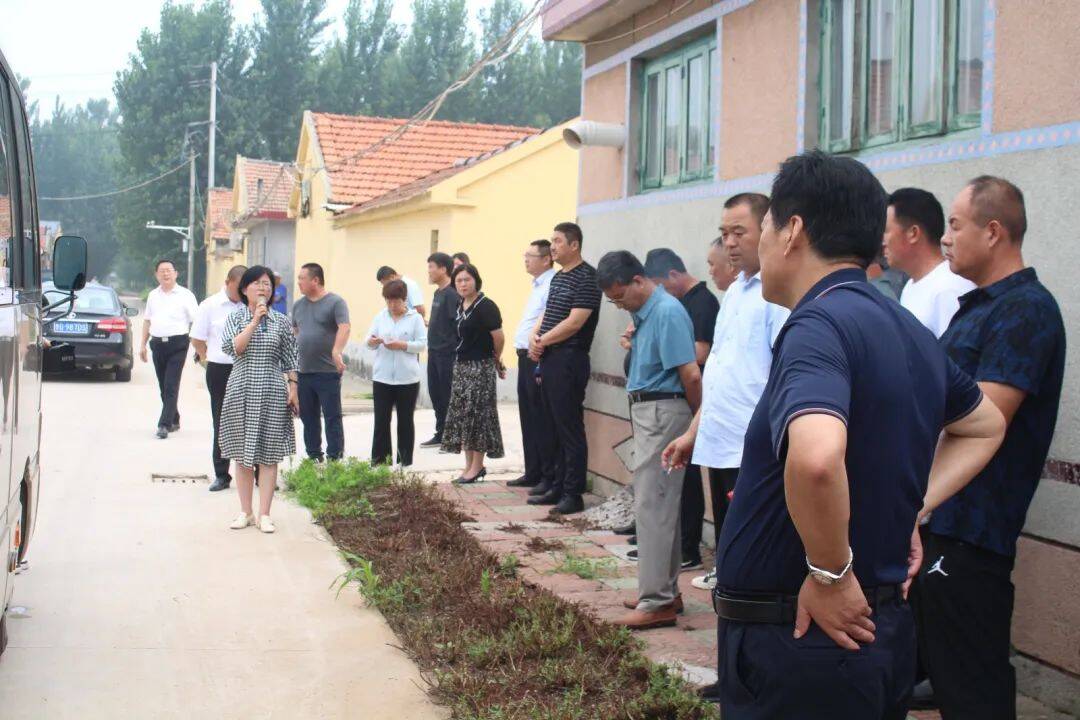 高密姚哥庄社区开展人居环境整治擂台大比武活动