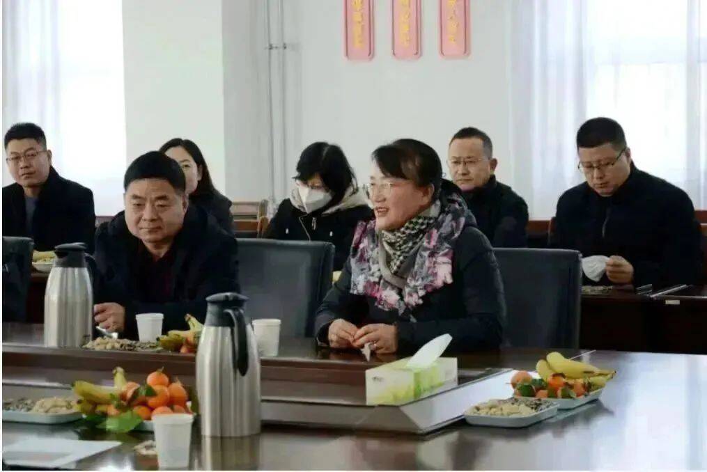 高密四中举行2022年退休教师荣退仪式