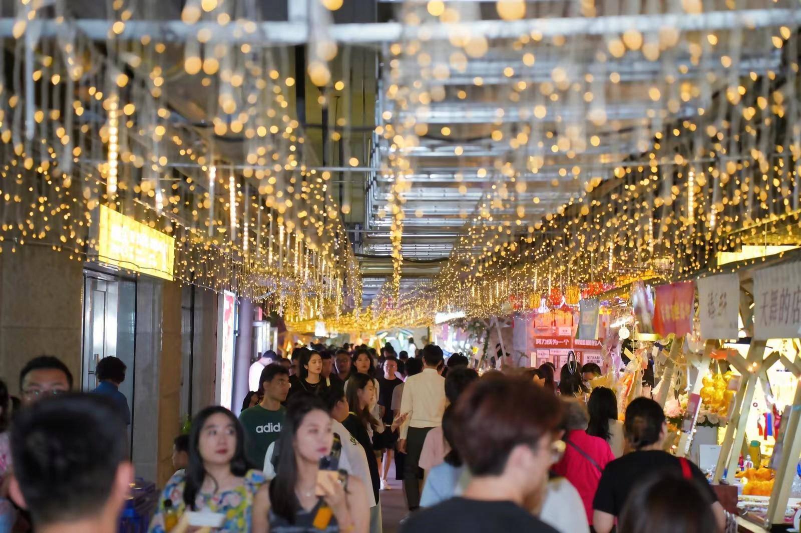 潍坊凤溪地万物集夜市点燃潍坊夏夜